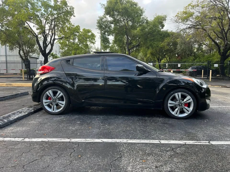 2016 Hyundai Veloster - Image 4 of 16