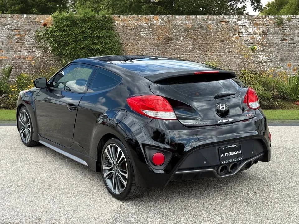 2016 Hyundai Veloster - Image 7 of 20