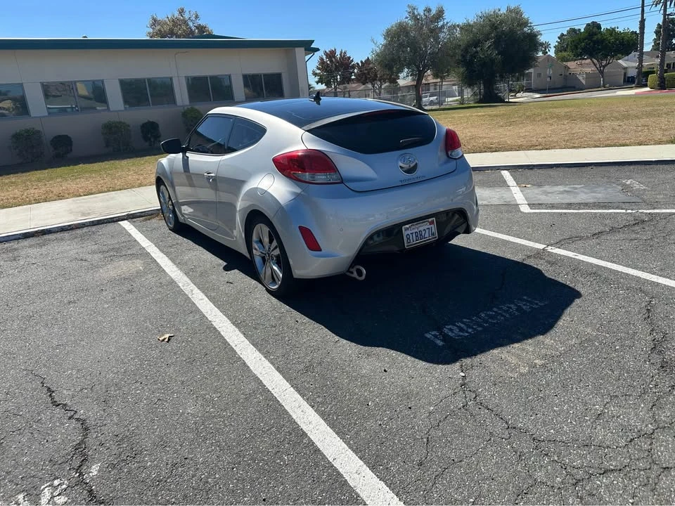 2016 Hyundai Veloster - Image 2 of 10