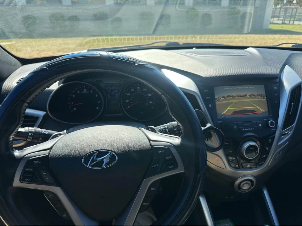 2016 Hyundai Veloster - Image 8 of 10