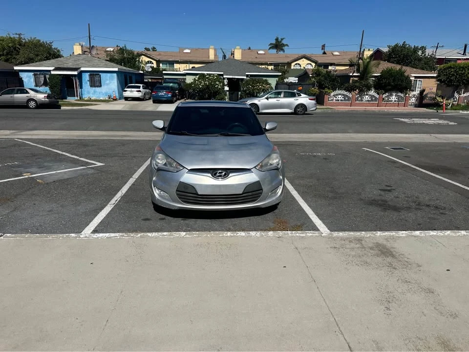 2016 Hyundai Veloster - Image 4 of 10