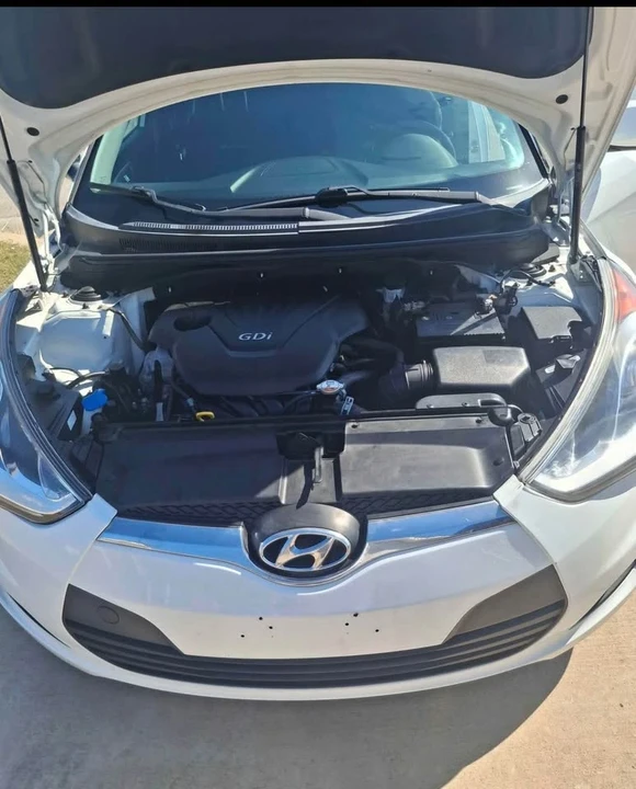 2016 Hyundai Veloster - Image 7 of 8