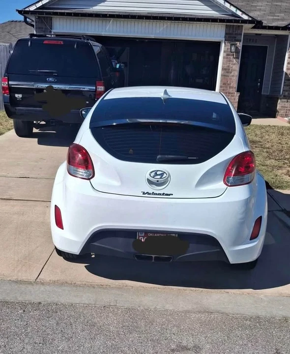 2016 Hyundai Veloster - Image 4 of 8