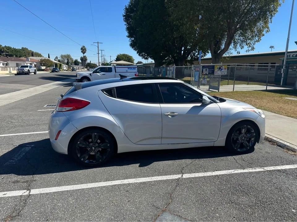 2016 Hyundai Veloster - Image 3 of 10