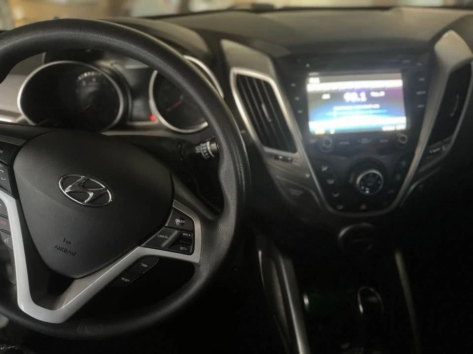 2016 Hyundai Veloster - Image 7 of 8