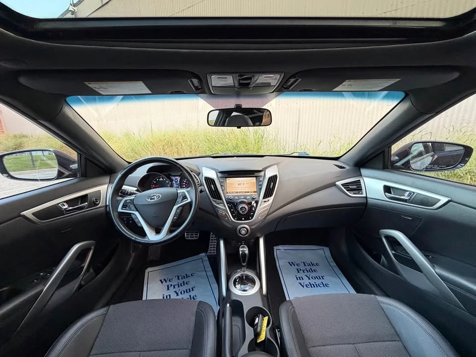 2016 Hyundai Veloster - Image 9 of 17