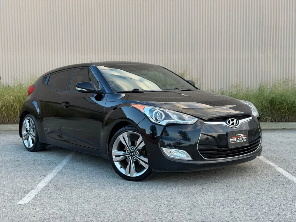 2016 Hyundai Veloster - Image 2 of 17