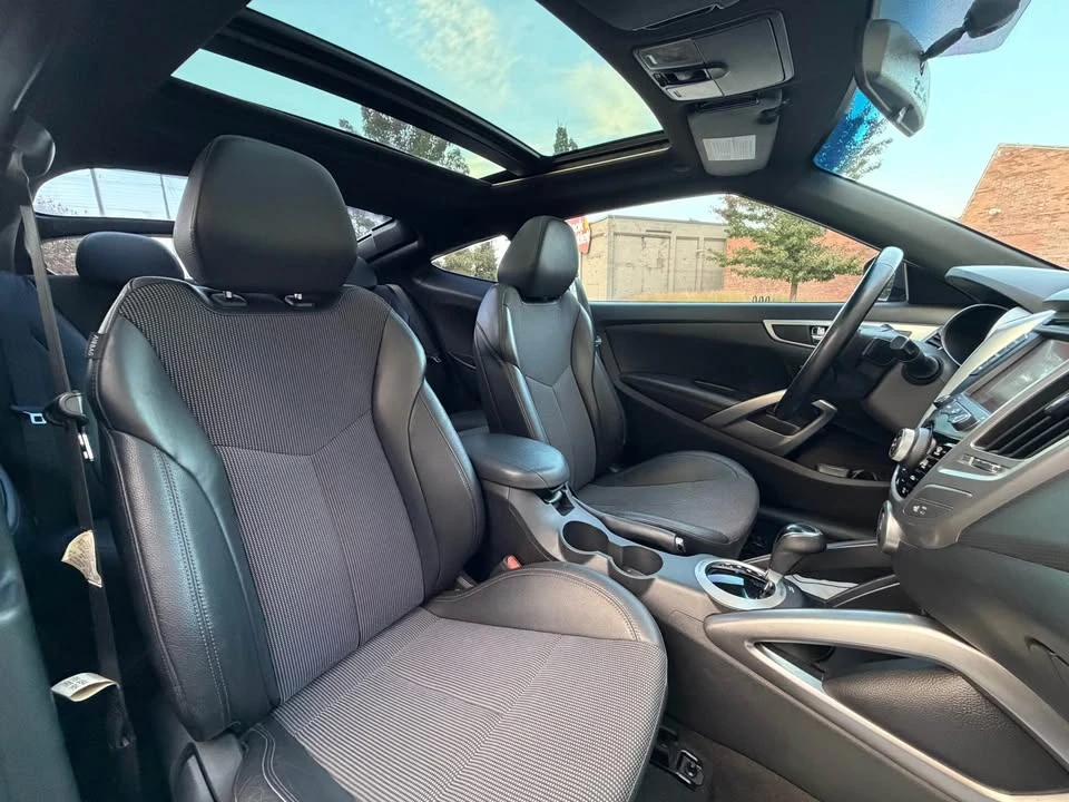 2016 Hyundai Veloster - Image 15 of 17