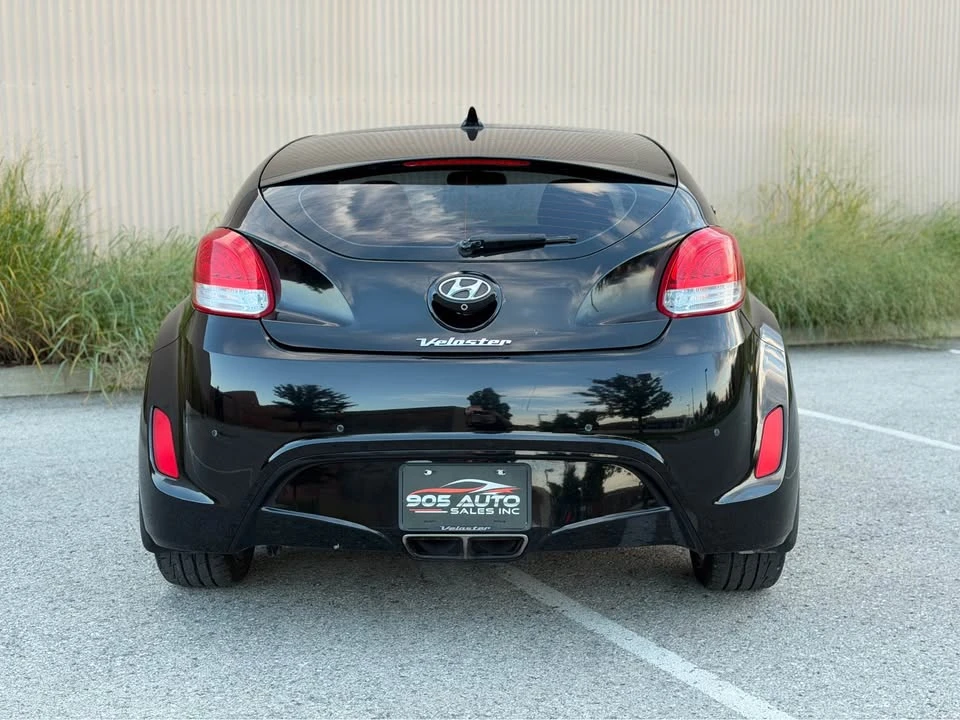 2016 Hyundai Veloster - Image 8 of 17
