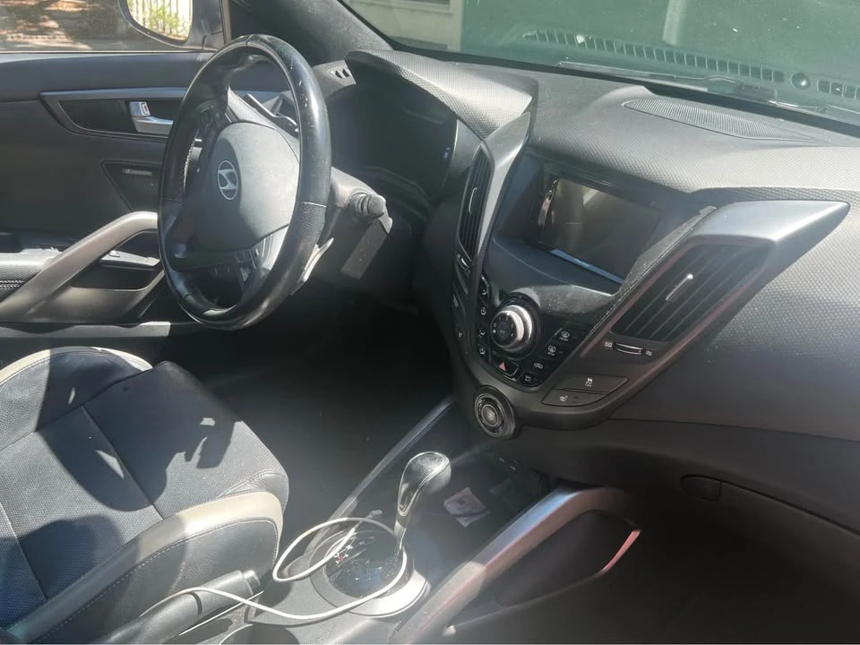2016 Hyundai Veloster - Image 3 of 4