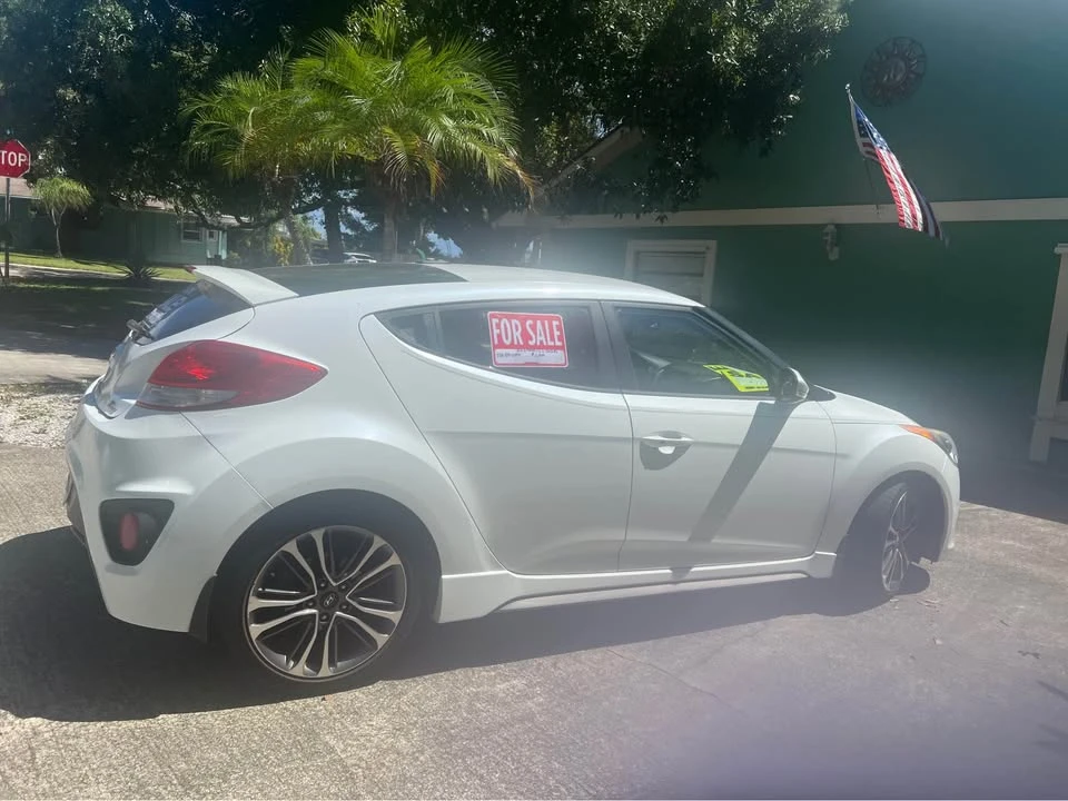 2016 Hyundai Veloster - Image 4 of 4