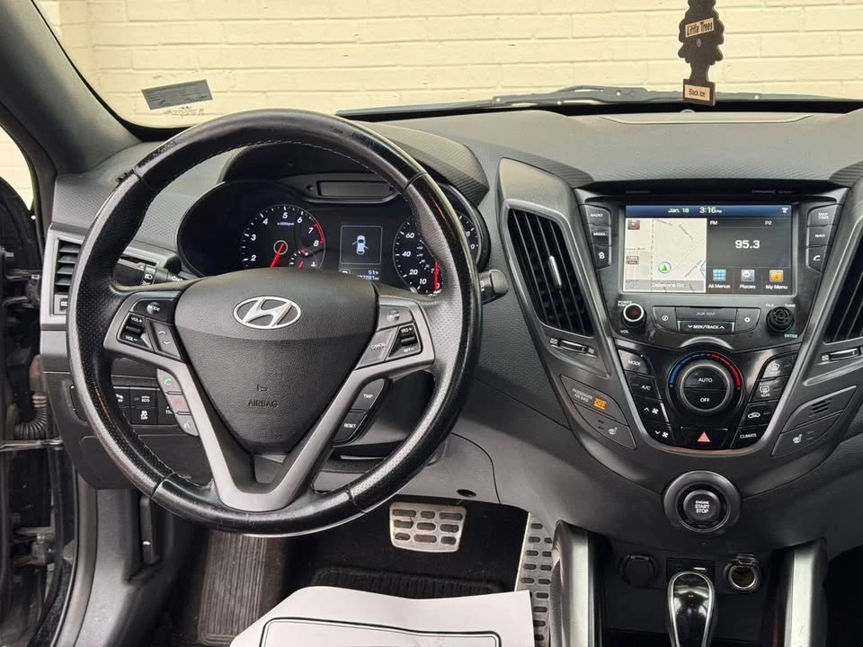 2016 Hyundai Veloster - Image 10 of 19