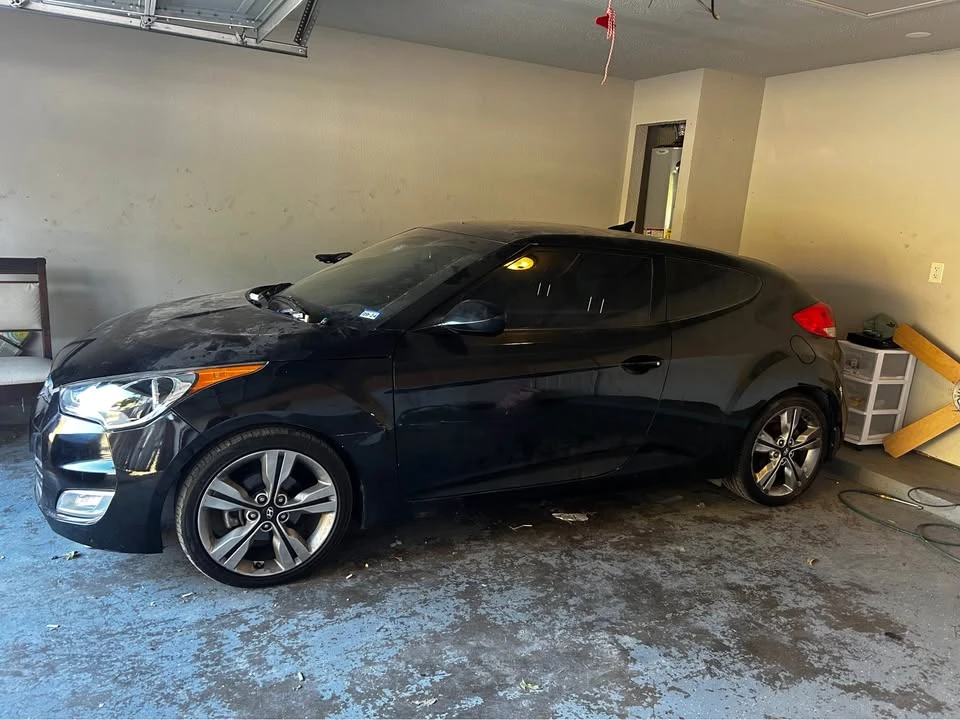 2016 Hyundai Veloster - Image 2 of 7