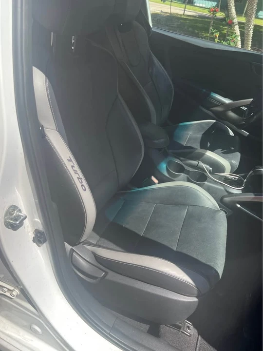 2016 Hyundai Veloster - Image 2 of 4