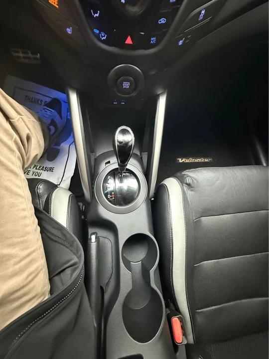 2016 Hyundai Veloster - Image 18 of 19