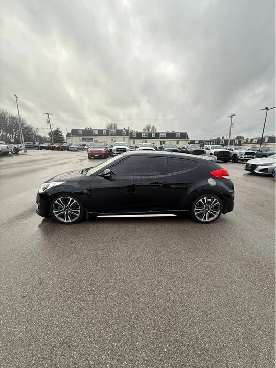2016 Hyundai Veloster - Image 11 of 19