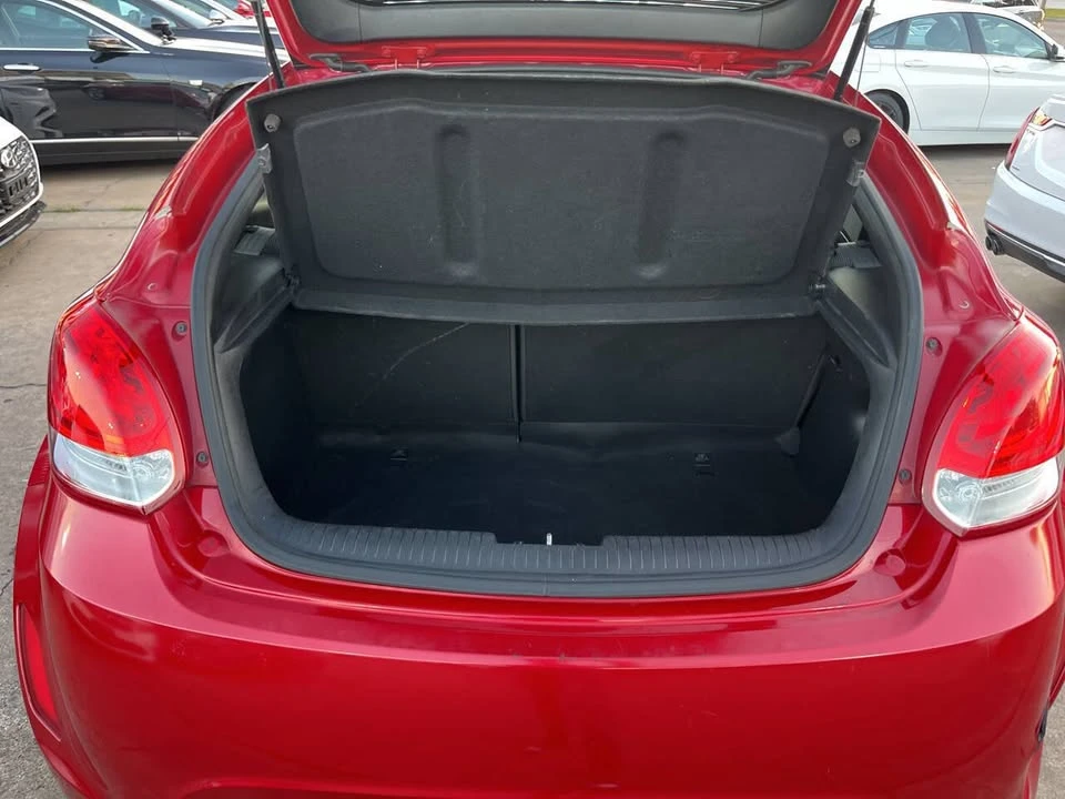 2016 Hyundai Veloster - Image 7 of 10