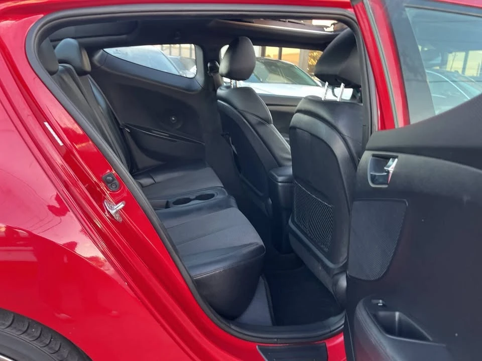 2016 Hyundai Veloster - Image 8 of 10