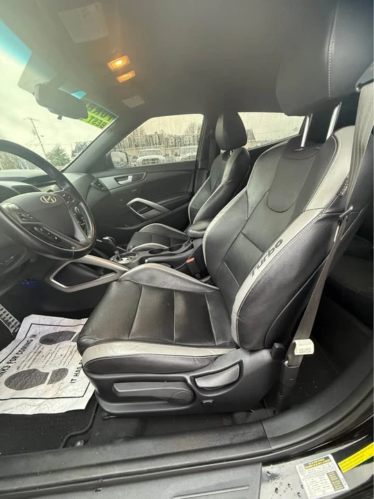2016 Hyundai Veloster - Image 14 of 19
