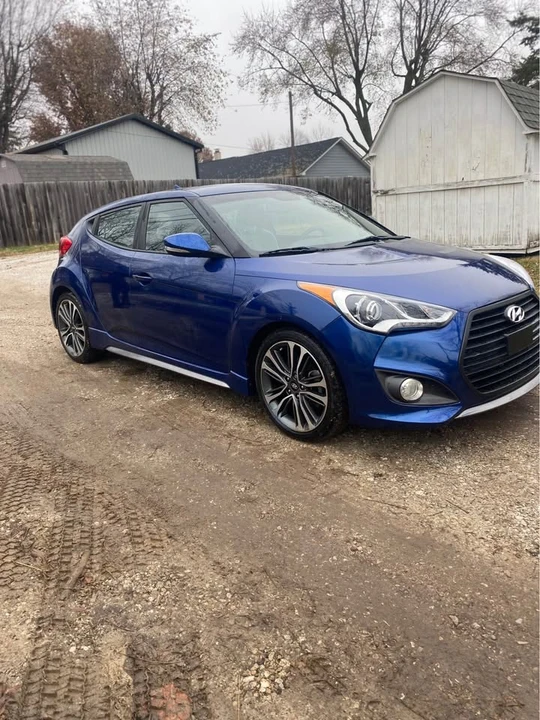 2016 Hyundai Veloster - Image 2 of 12