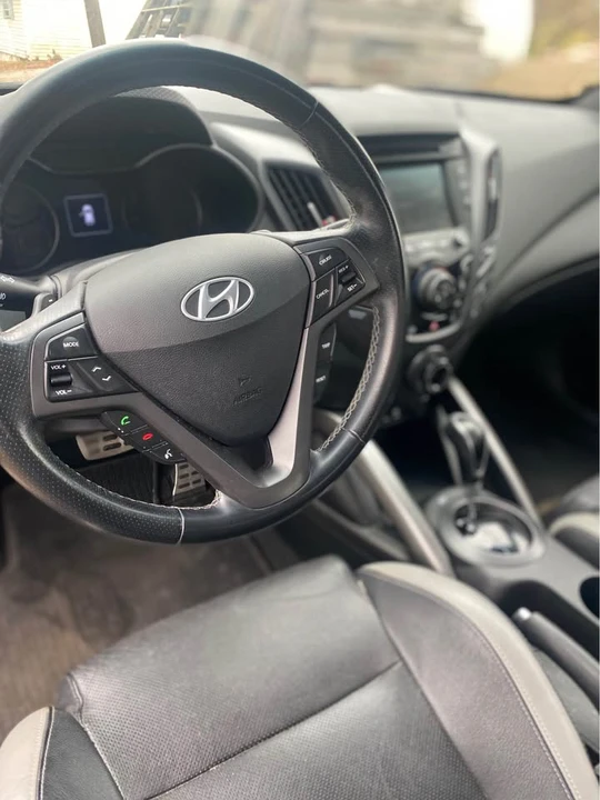 2016 Hyundai Veloster - Image 8 of 12