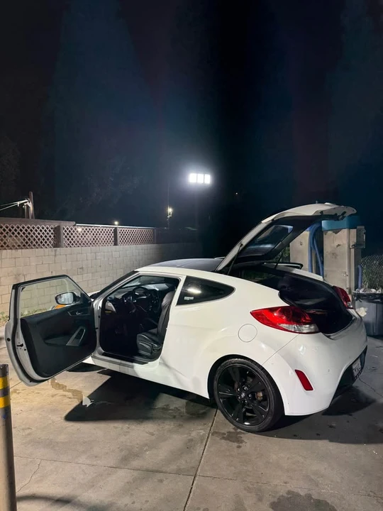 2016 Hyundai Veloster - Image 4 of 5