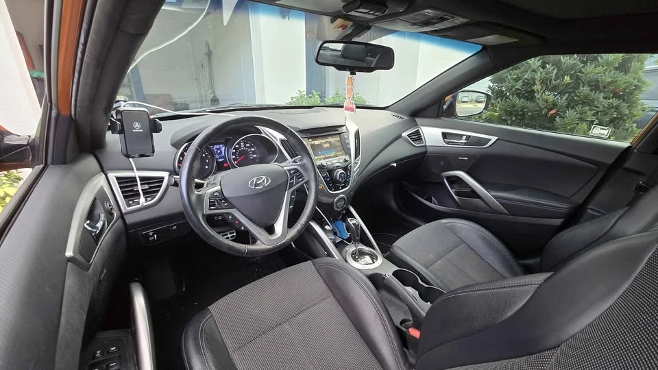 2016 Hyundai Veloster - Image 3 of 3