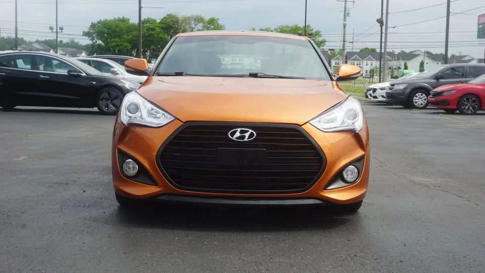 2016 Hyundai Veloster - Image 2 of 20