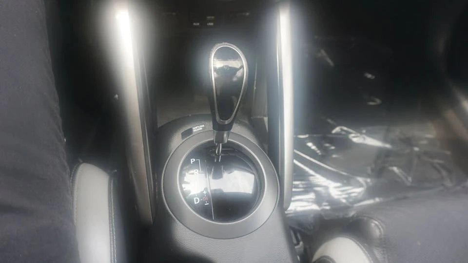 2016 Hyundai Veloster - Image 10 of 20