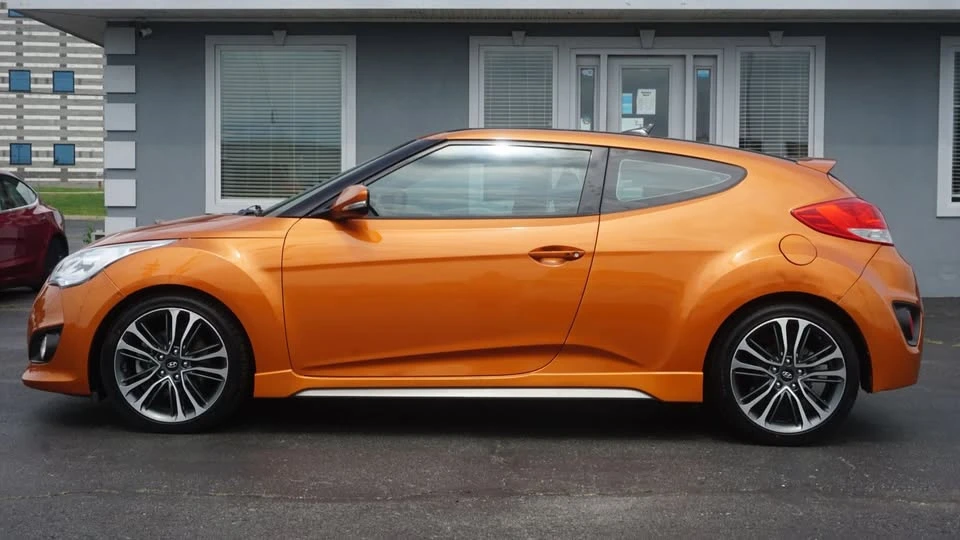 2016 Hyundai Veloster - Image 8 of 20