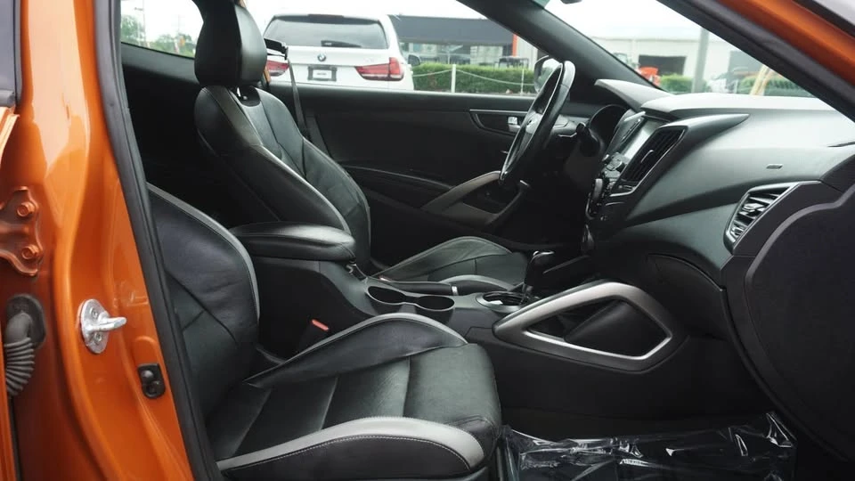 2016 Hyundai Veloster - Image 18 of 20
