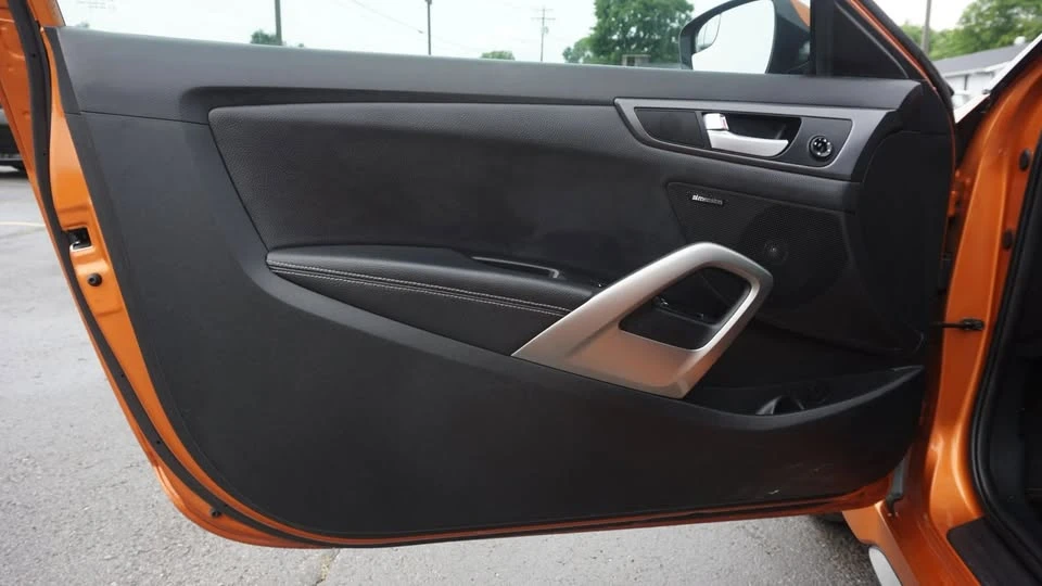 2016 Hyundai Veloster - Image 16 of 20