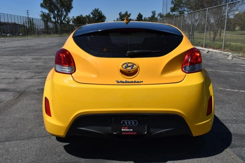 2016 Hyundai Veloster - Image 4 of 8