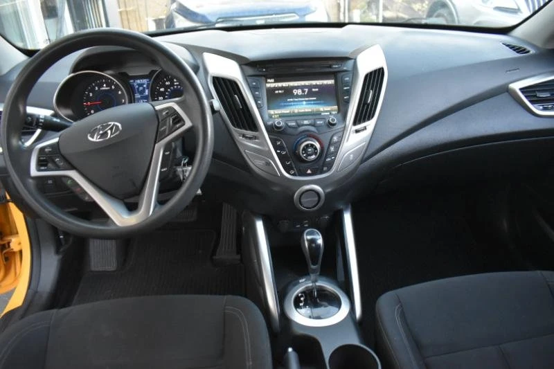 2016 Hyundai Veloster - Image 5 of 8