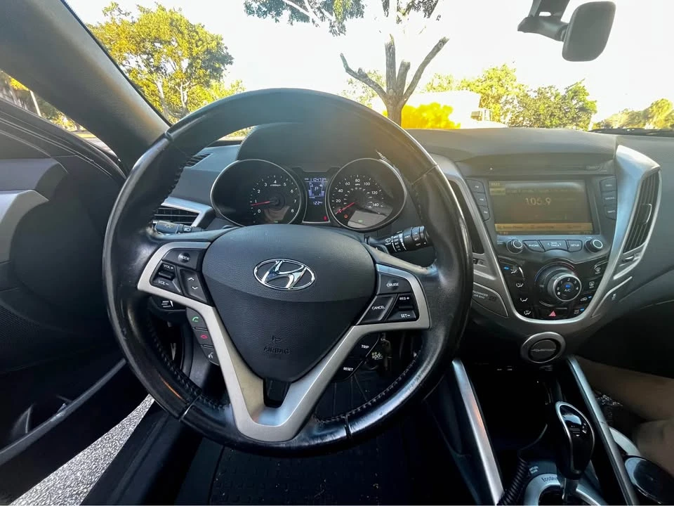 2016 Hyundai Veloster - Image 5 of 9