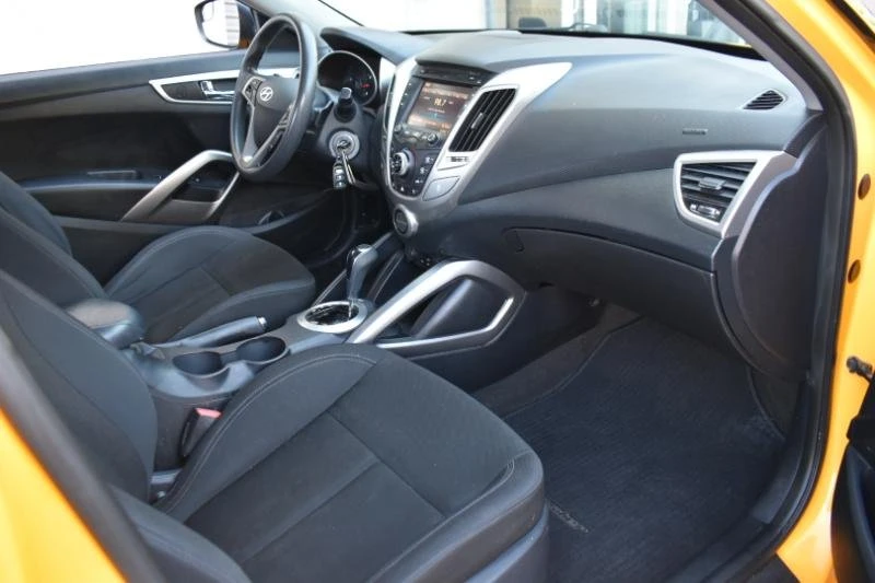 2016 Hyundai Veloster - Image 6 of 8