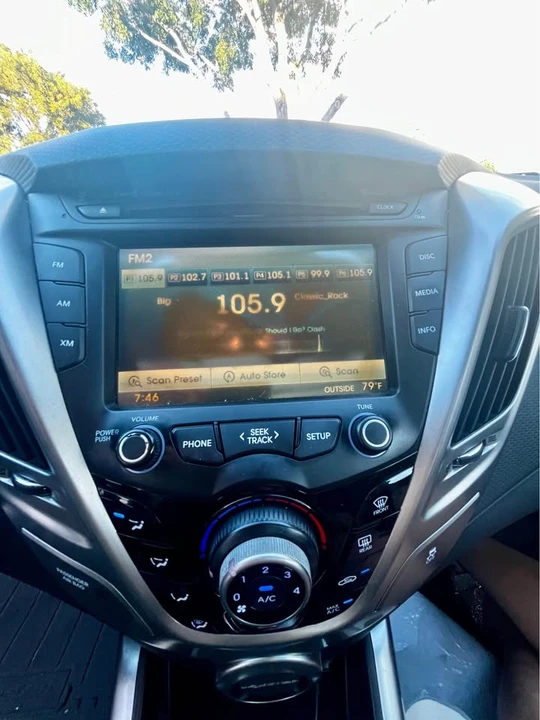 2016 Hyundai Veloster - Image 6 of 9
