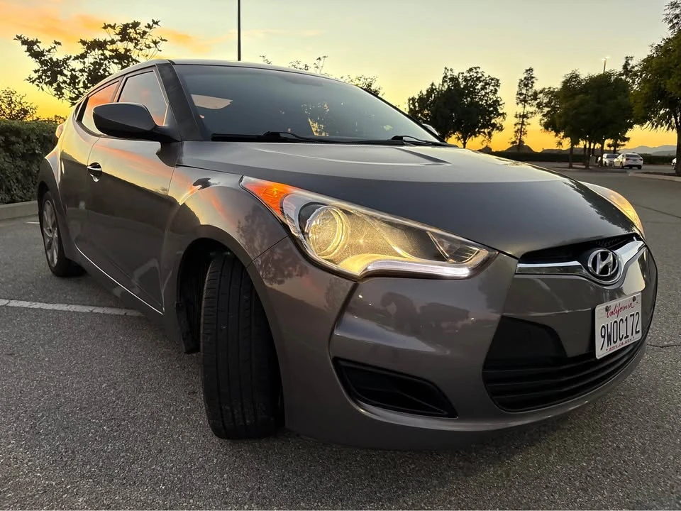 2016 Hyundai Veloster - Image 8 of 17