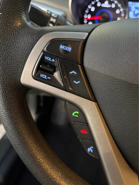 2016 Hyundai Veloster - Image 10 of 17