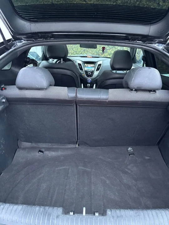 2016 Hyundai Veloster - Image 8 of 9