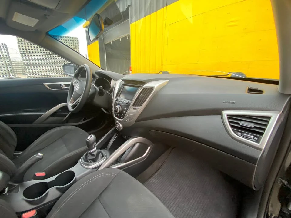2016 Hyundai Veloster - Image 4 of 20
