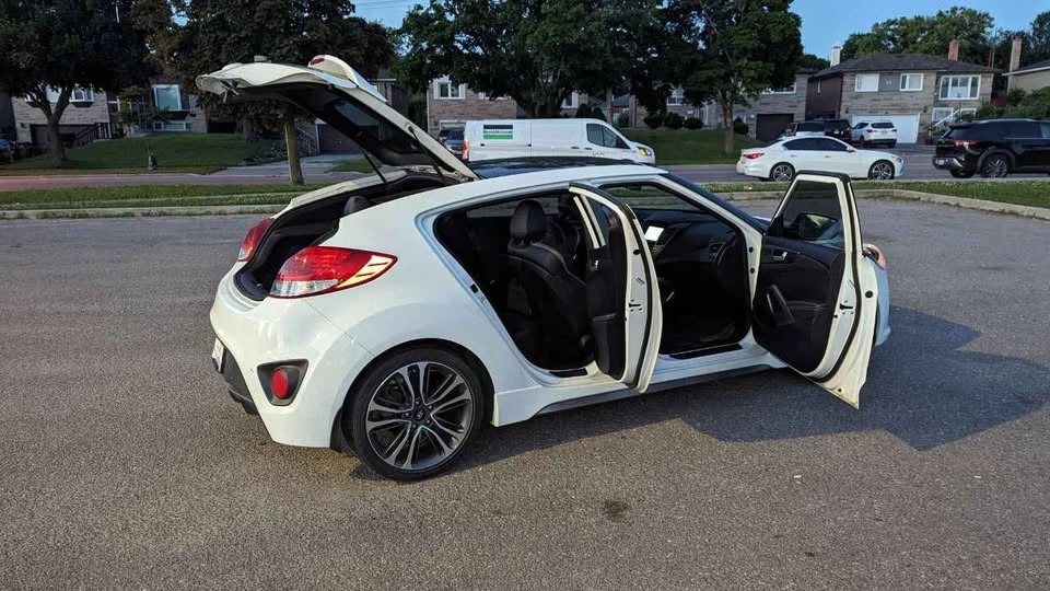 2016 Hyundai Veloster - Image 17 of 20