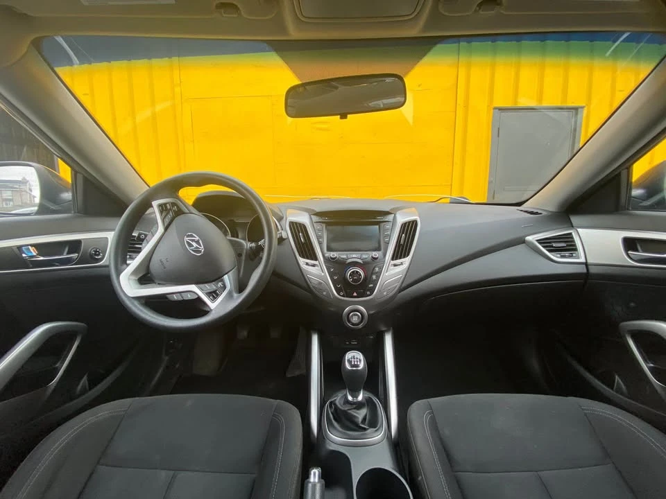 2016 Hyundai Veloster - Image 13 of 20