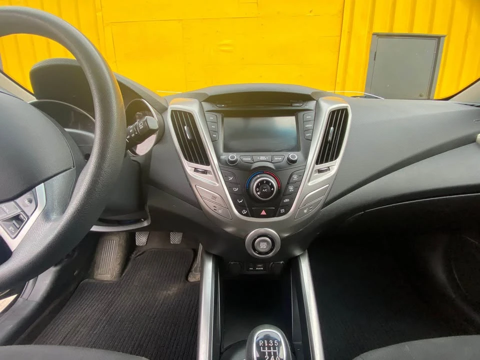 2016 Hyundai Veloster - Image 14 of 20
