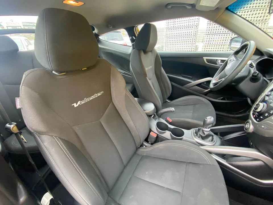 2016 Hyundai Veloster - Image 17 of 20