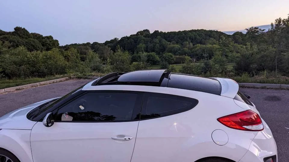 2016 Hyundai Veloster - Image 8 of 20