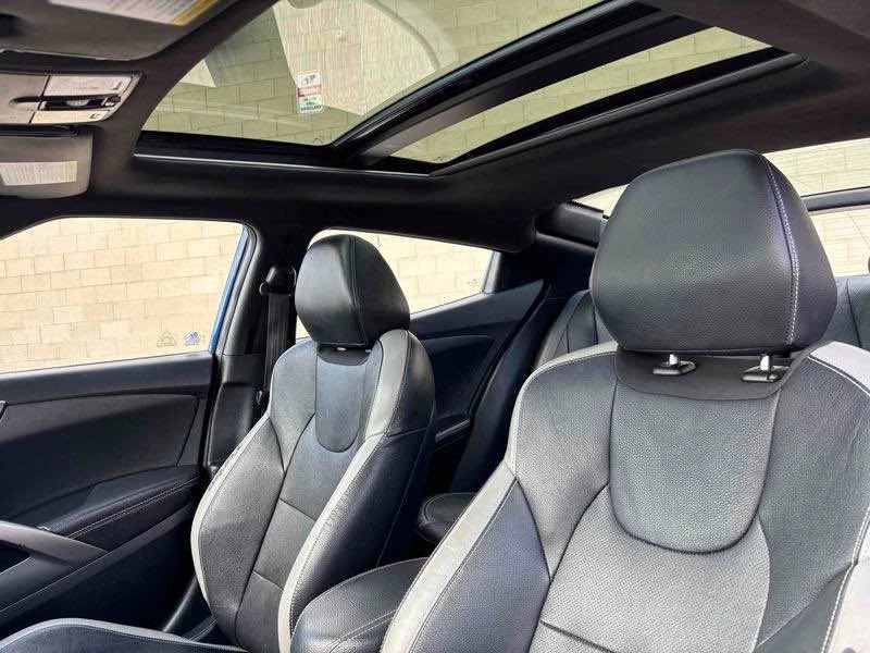 2016 Hyundai Veloster - Image 10 of 18