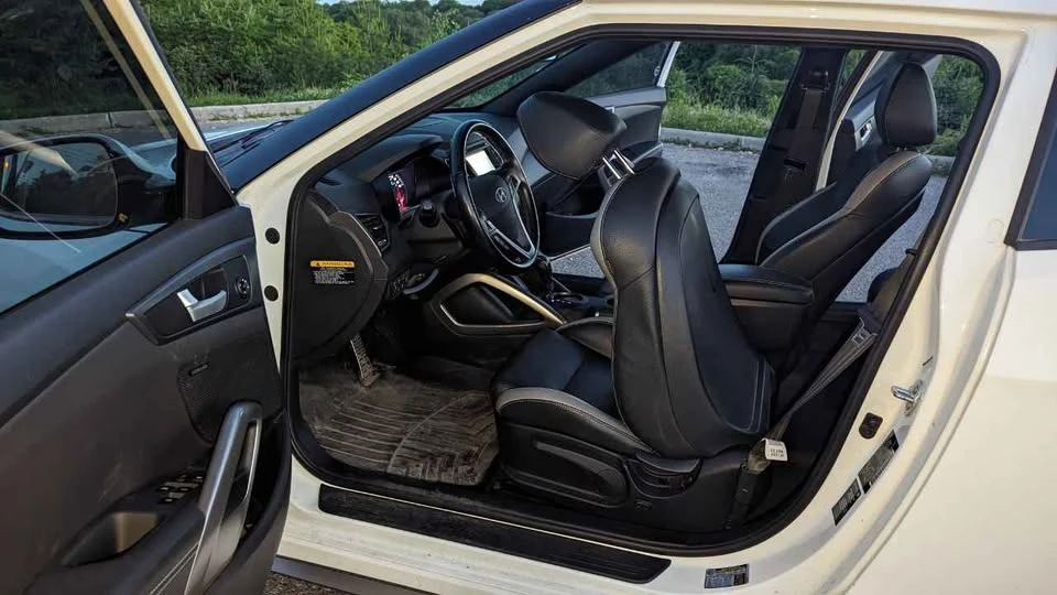 2016 Hyundai Veloster - Image 12 of 20