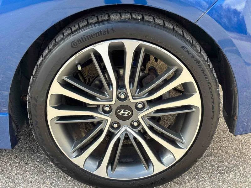 2016 Hyundai Veloster - Image 7 of 18