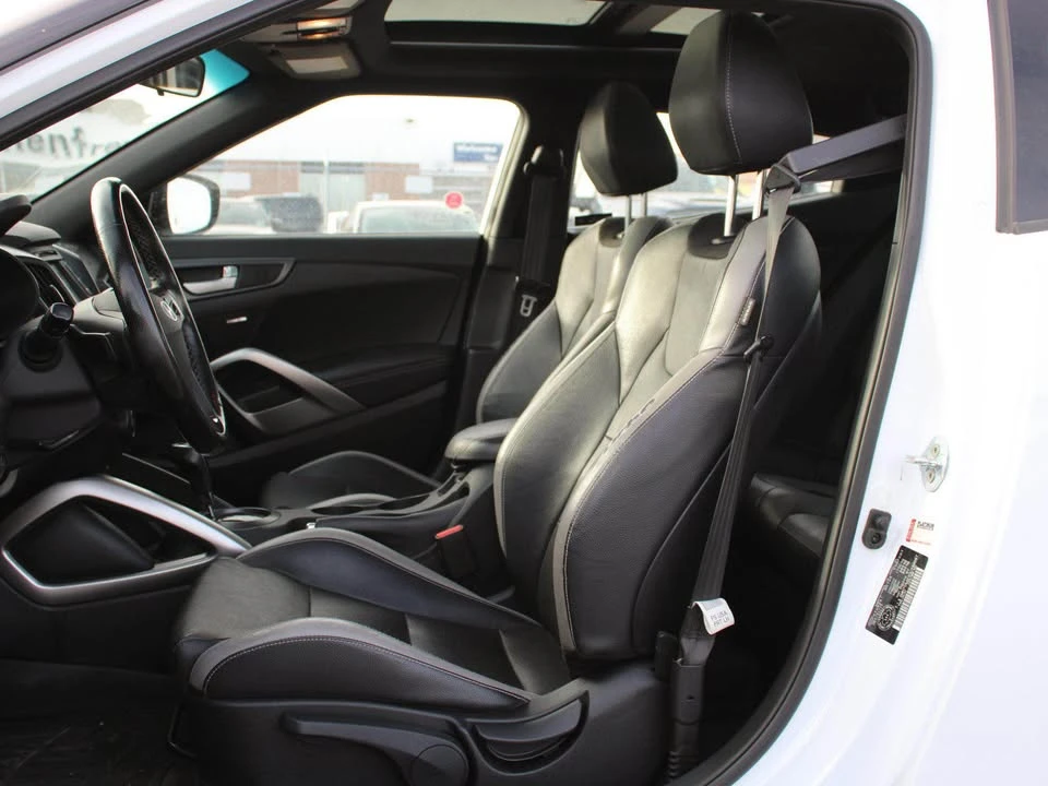 2016 Hyundai Veloster - Image 7 of 8